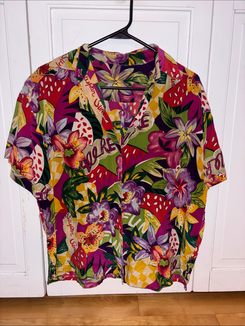 Vintage Vibrant Floral Button-Up Shirt /Multi